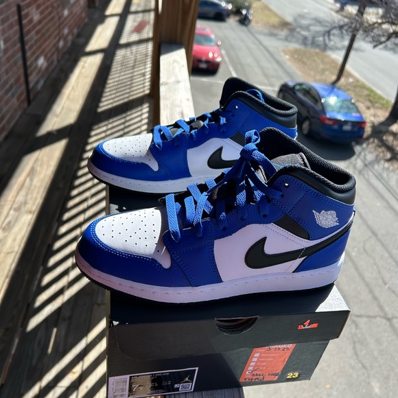 Jordan 1 Size 7y brand new dead stock - Picture 2 of 6